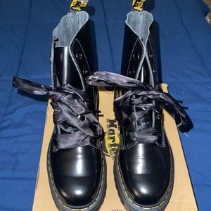 Dr Martens Molly Boot